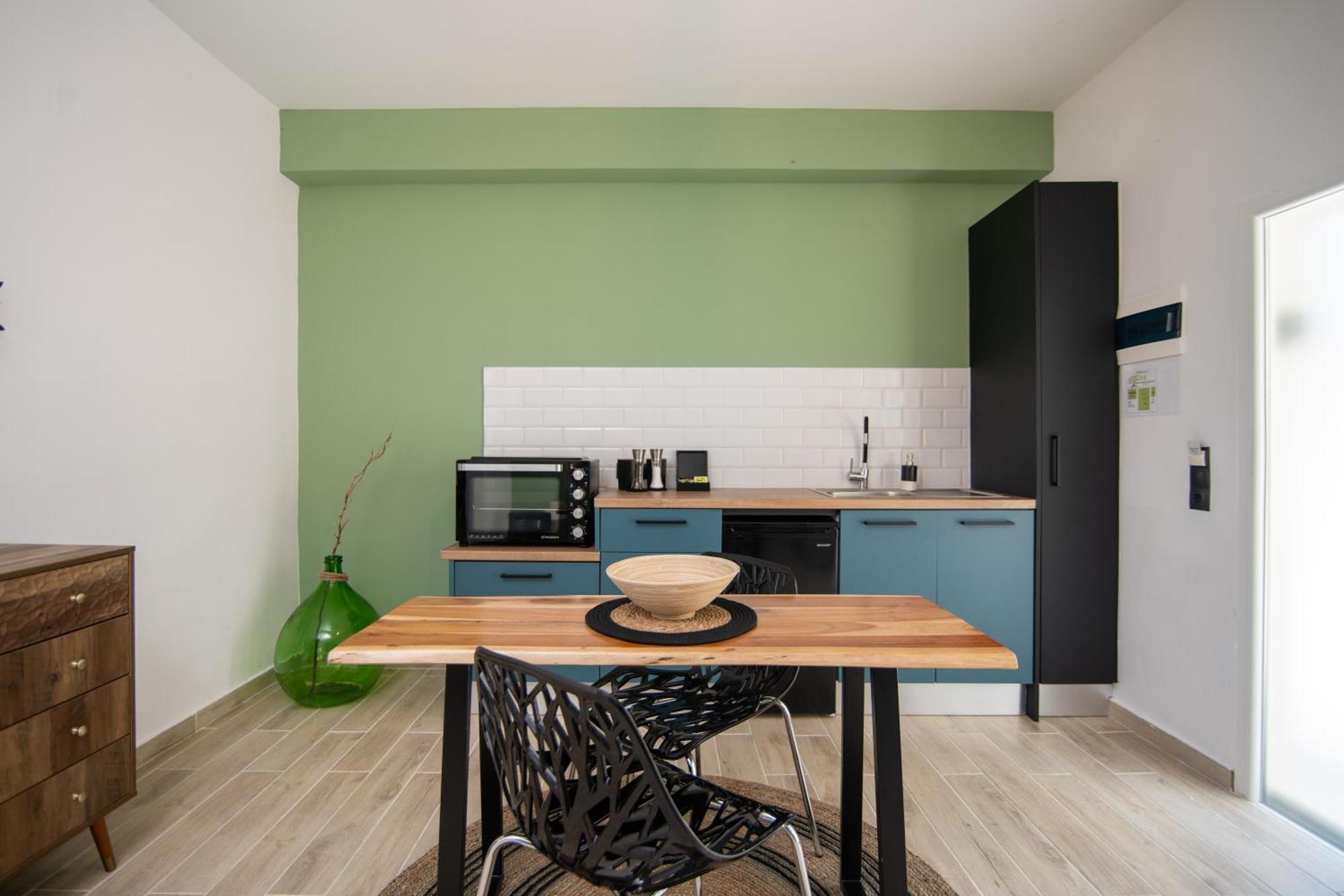 Armoniahousesuites Peritheia Екстериор снимка