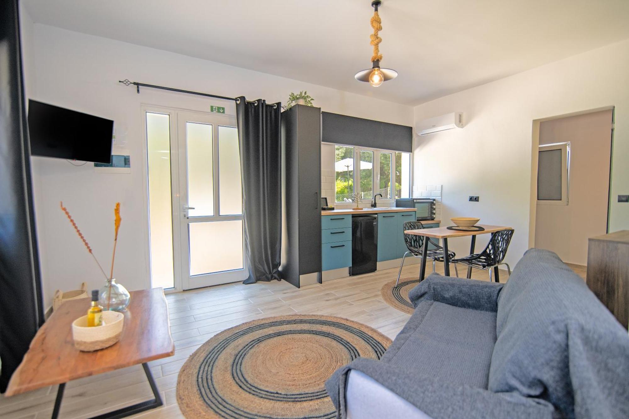 Armoniahousesuites Peritheia Екстериор снимка