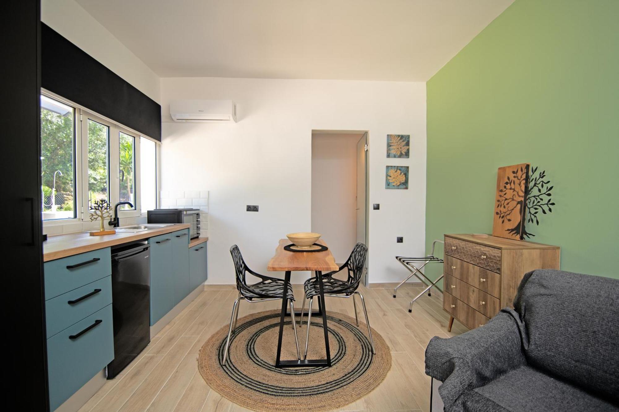 Armoniahousesuites Peritheia Екстериор снимка