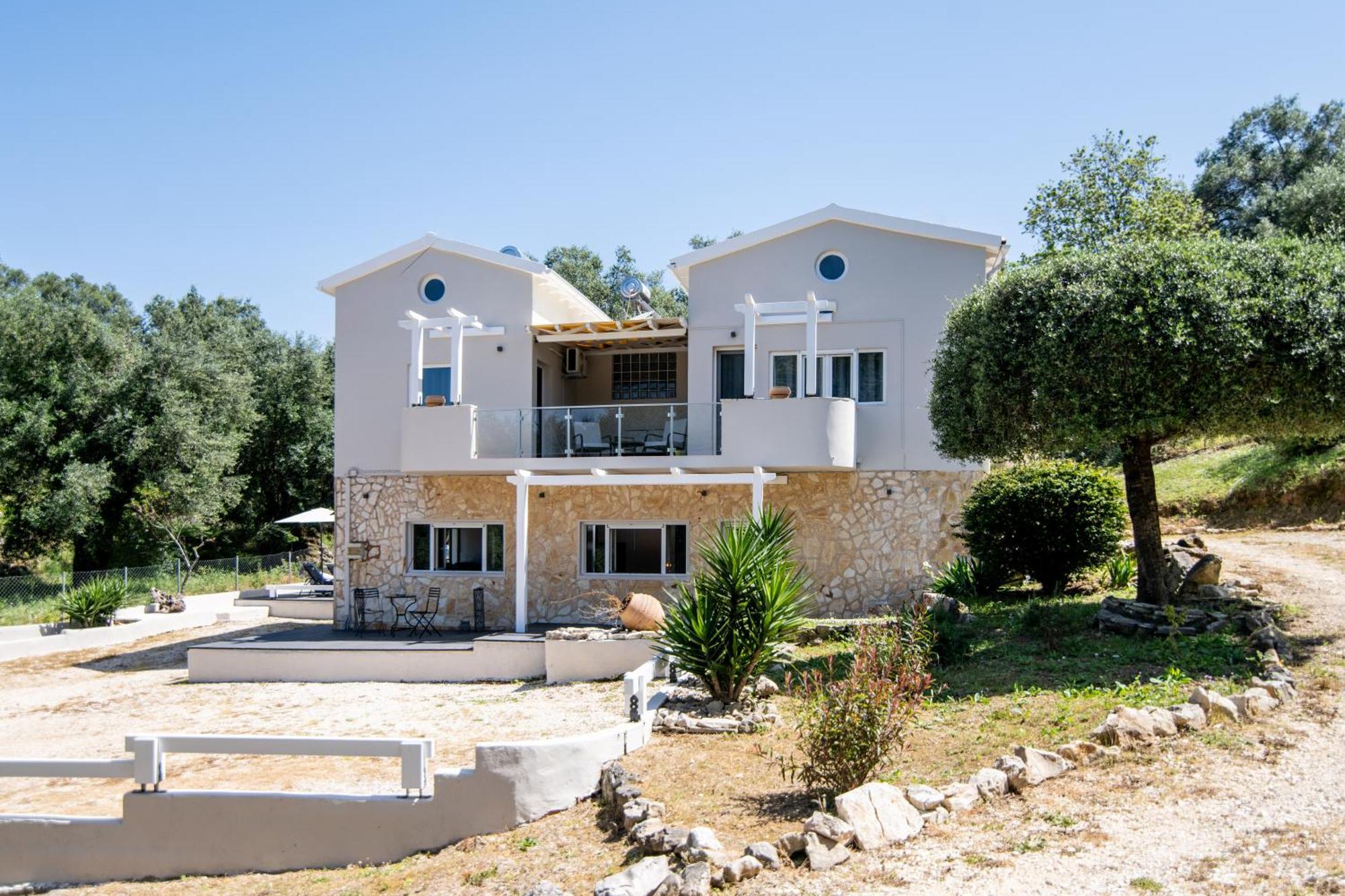 Armoniahousesuites Peritheia Екстериор снимка